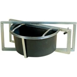 Stubbs England Stubbs Swivelling Manger